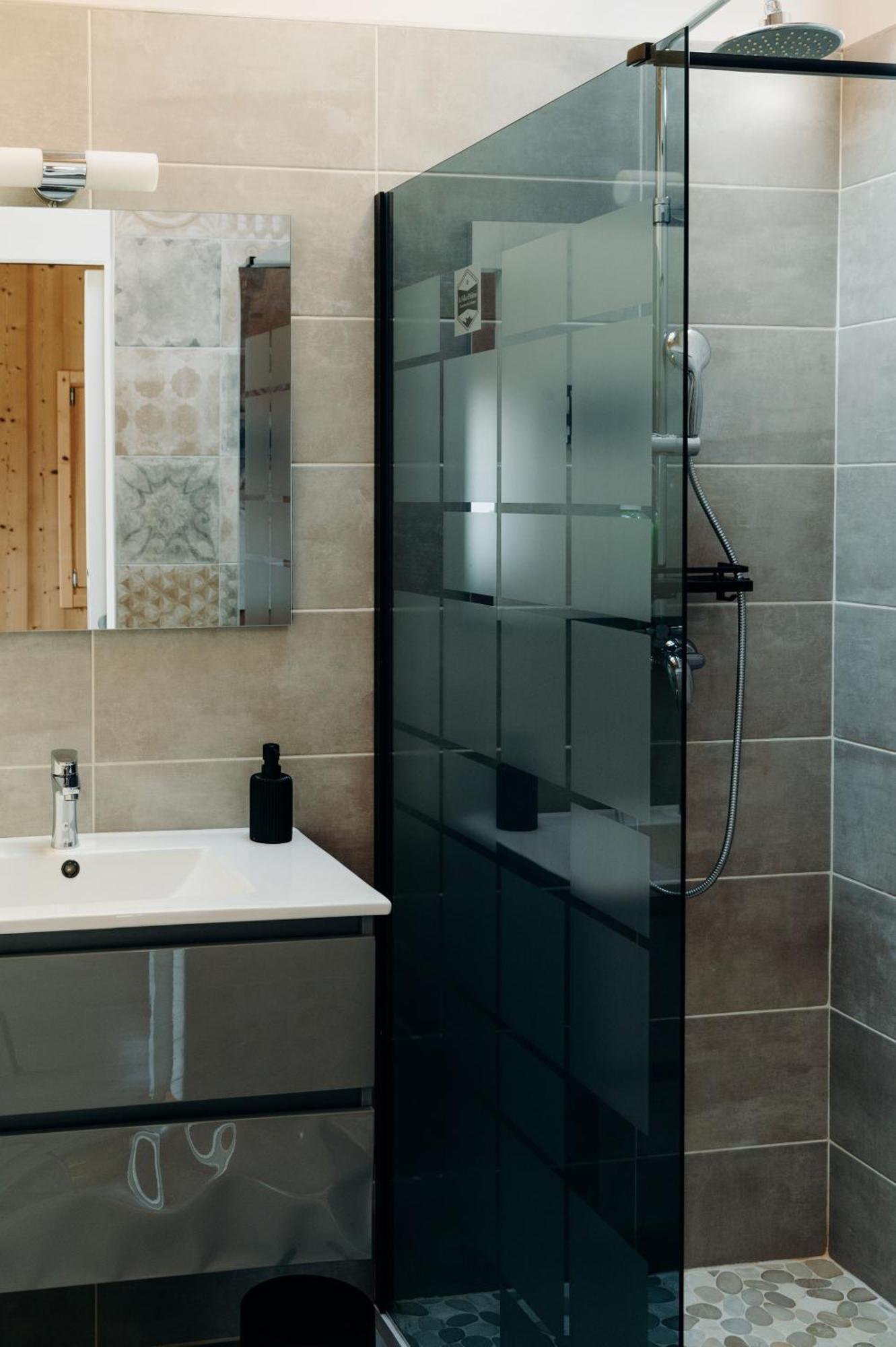 La Villa D'Helene 2 - Chambres D'Hotes Bnb Et Appartements - Cluses Luaran gambar